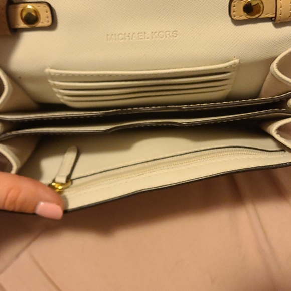 MK crossbody - Picture 3 of 3